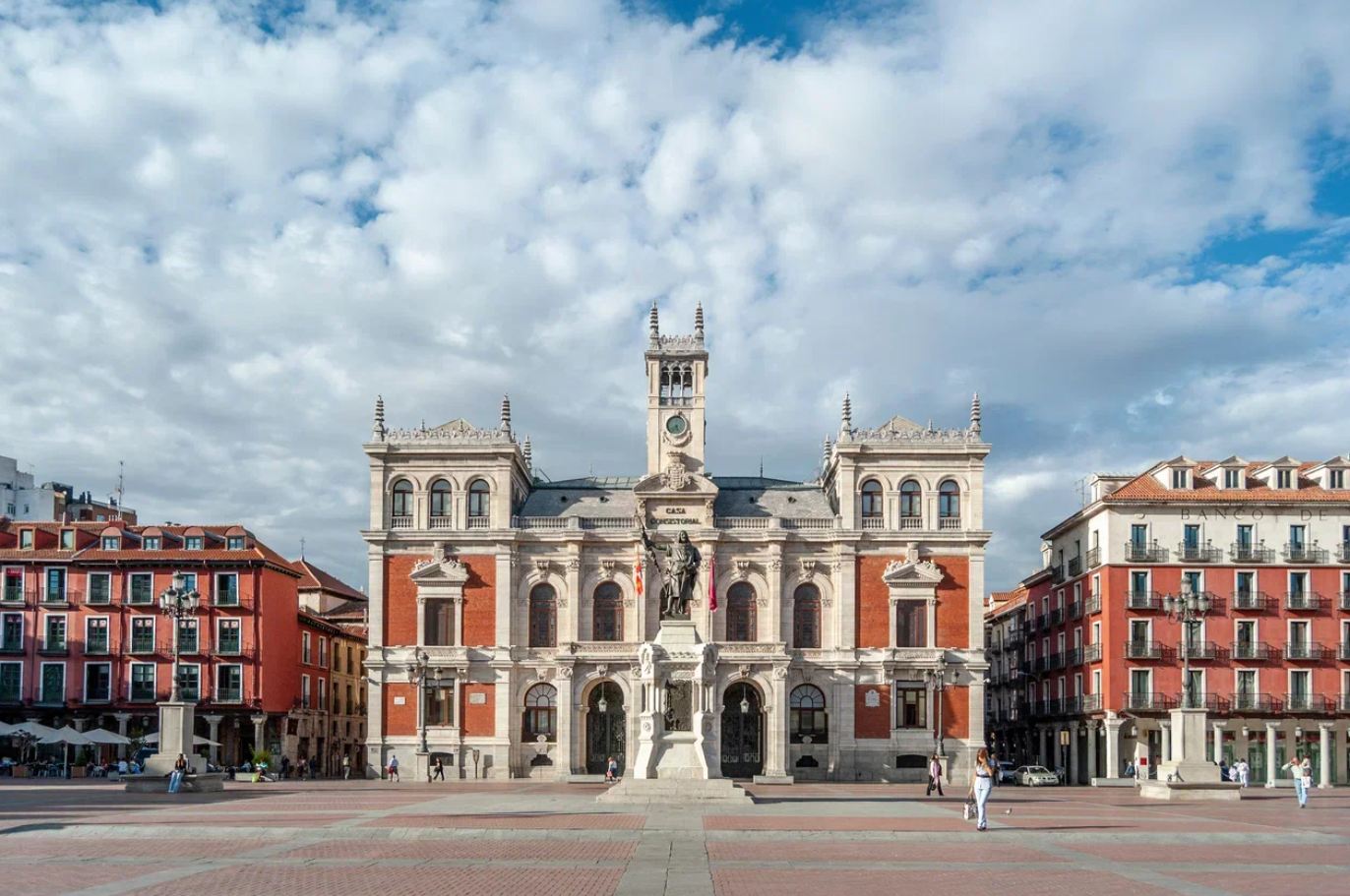 Вальядолид испания. Plaza mayor, Valladolid. Valladolid City. Леон Сток.